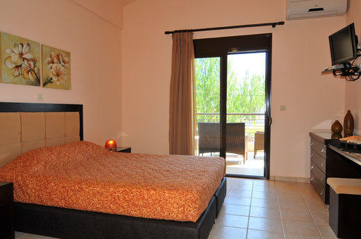 Golden Sunrise Apartments Криси Амудия Екстериор снимка