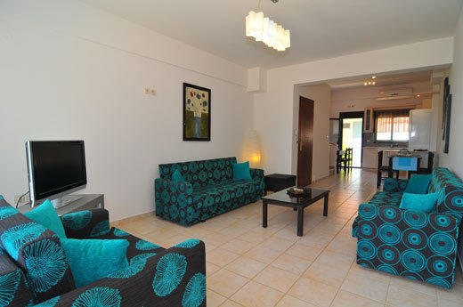 Golden Sunrise Apartments Криси Амудия Стая снимка