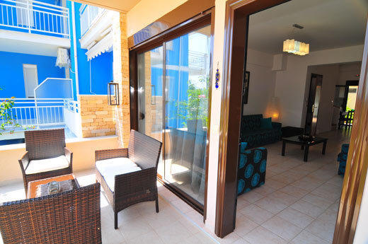 Golden Sunrise Apartments Криси Амудия Стая снимка