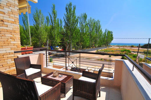 Golden Sunrise Apartments Криси Амудия Стая снимка