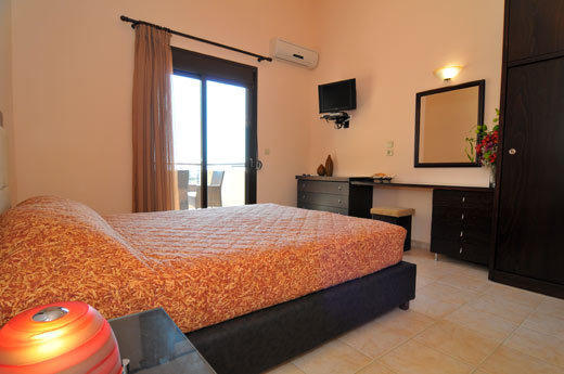 Golden Sunrise Apartments Криси Амудия Екстериор снимка