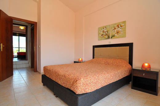 Golden Sunrise Apartments Криси Амудия Екстериор снимка